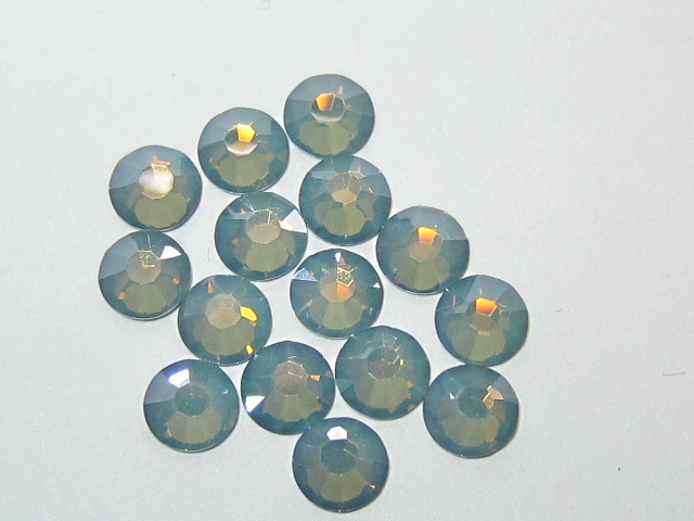 72 pcs. 20ss CHRYSOLITE OPAL MYSTIQUE (maxima) FLATBACK PRECIOSA Rhinestones